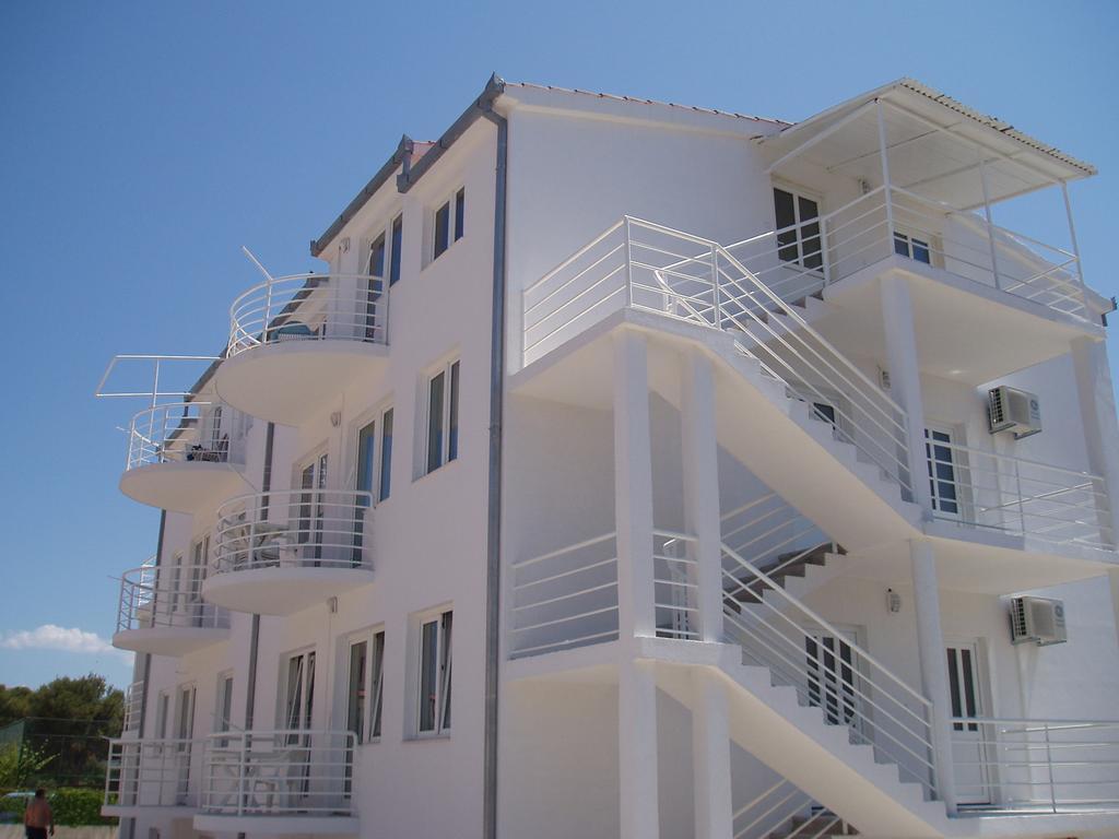 Apartments Niko Trogir Exterior foto