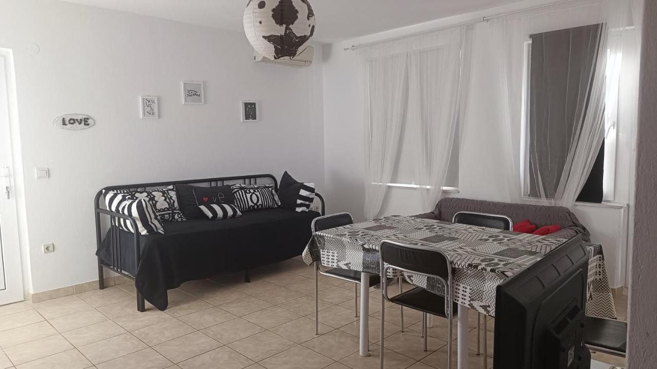 Apartments Niko Trogir Exterior foto